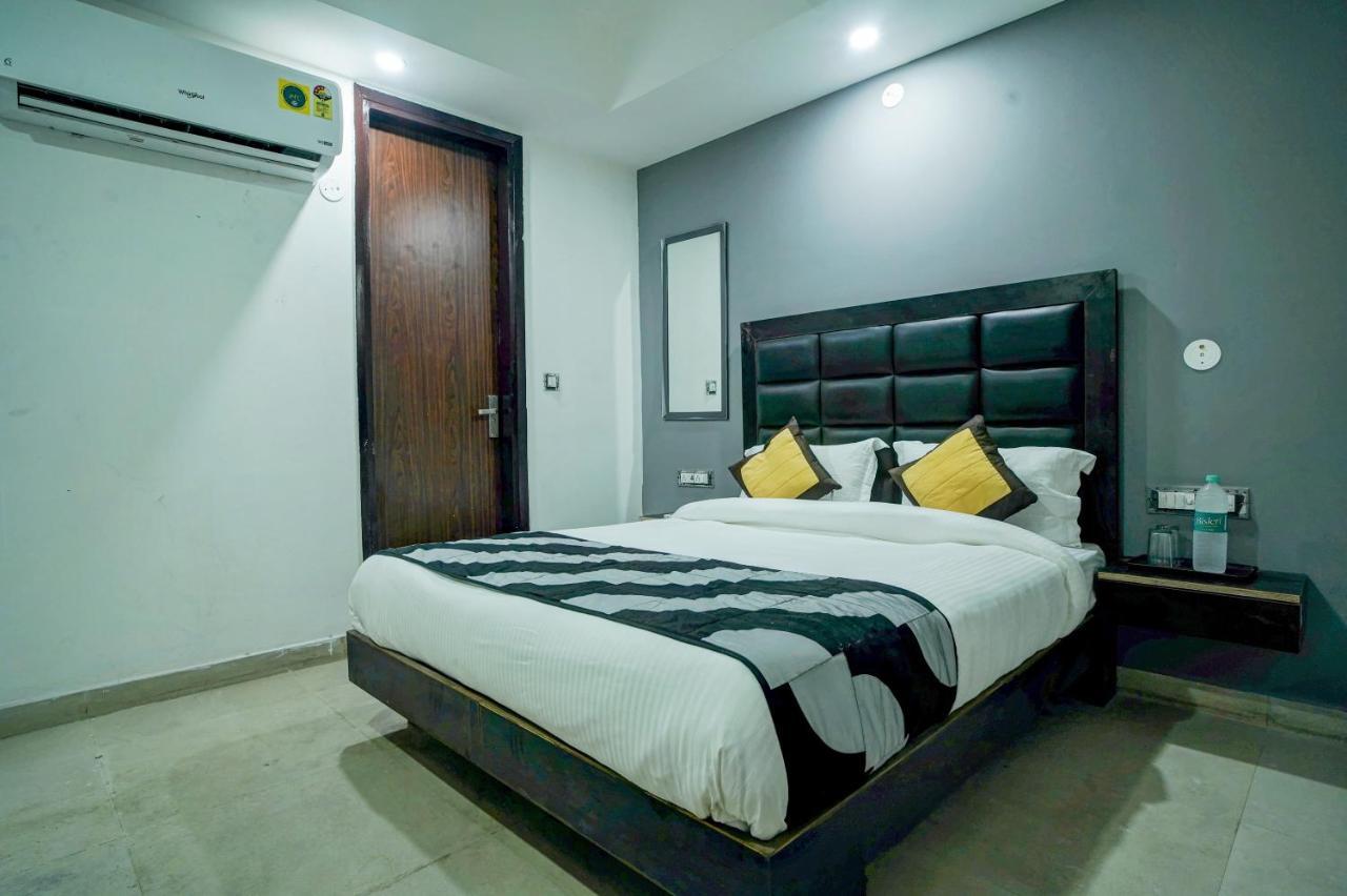 Hotel Red Snapper Couple Friendly At West Delhi New Delhi Ngoại thất bức ảnh
