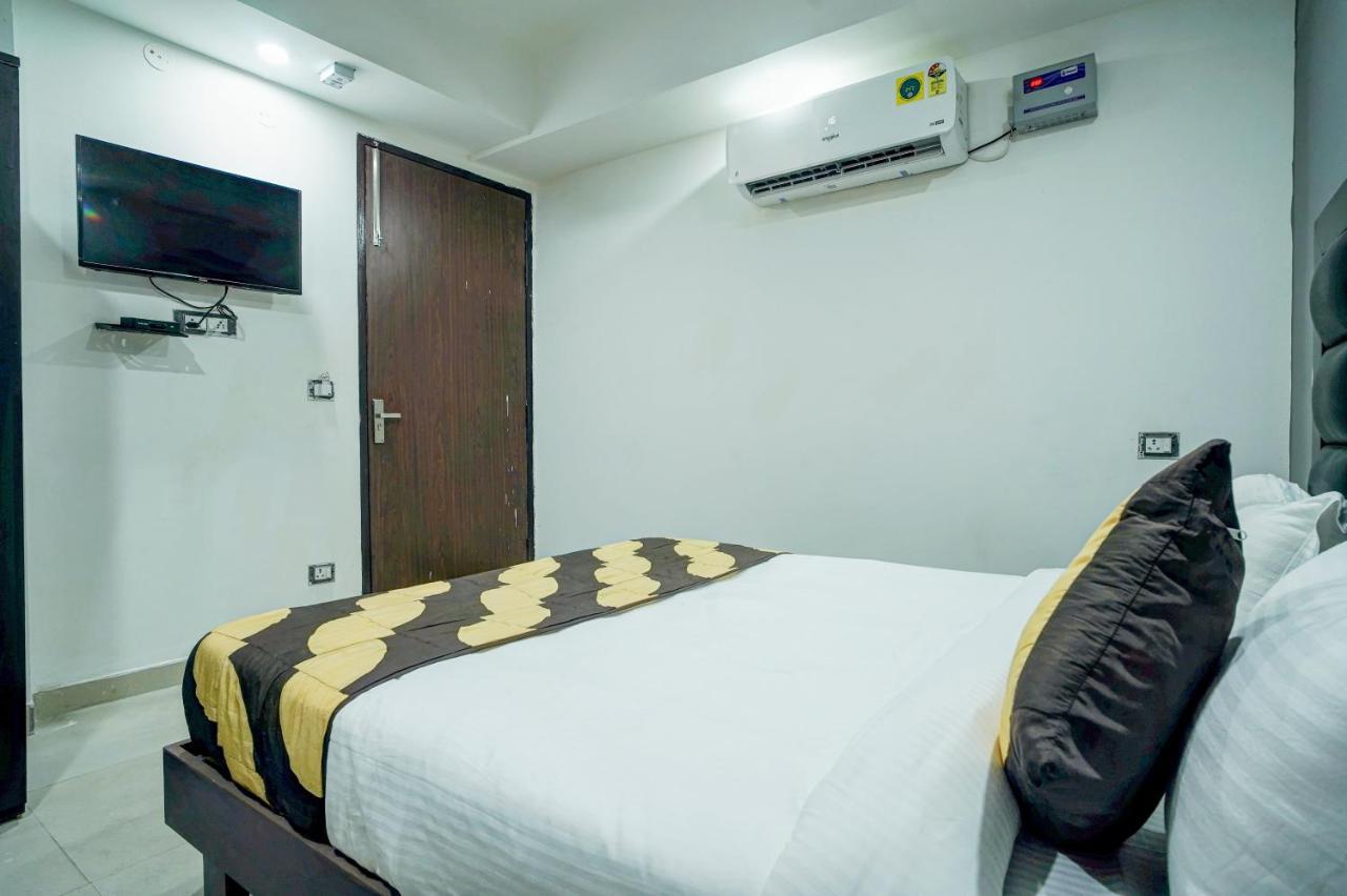 Hotel Red Snapper Couple Friendly At West Delhi New Delhi Ngoại thất bức ảnh
