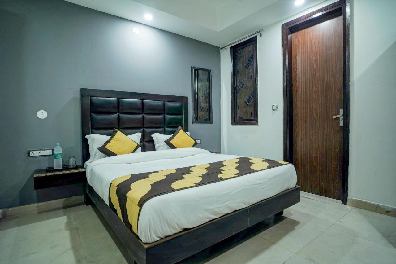 Hotel Red Snapper Couple Friendly At West Delhi New Delhi Ngoại thất bức ảnh