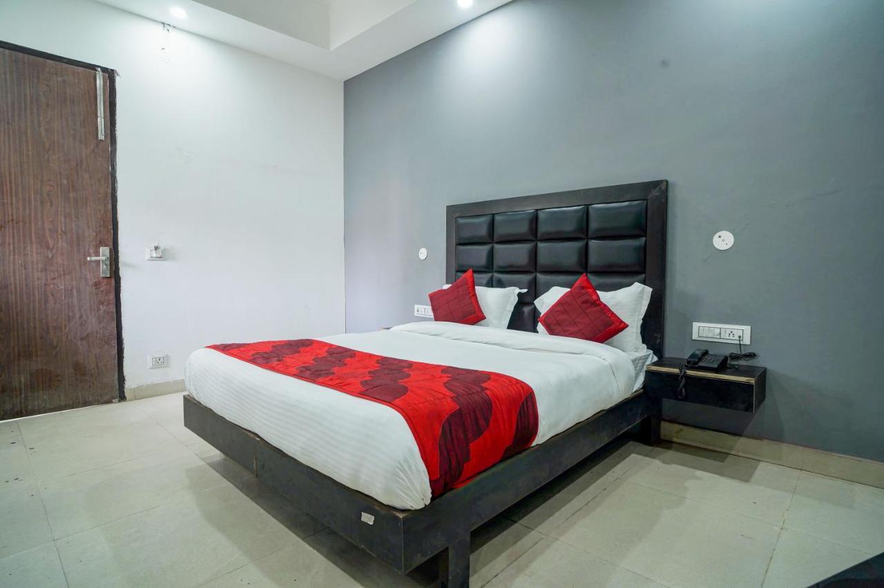Hotel Red Snapper Couple Friendly At West Delhi New Delhi Ngoại thất bức ảnh