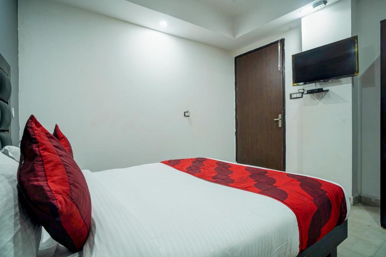 Hotel Red Snapper Couple Friendly At West Delhi New Delhi Ngoại thất bức ảnh