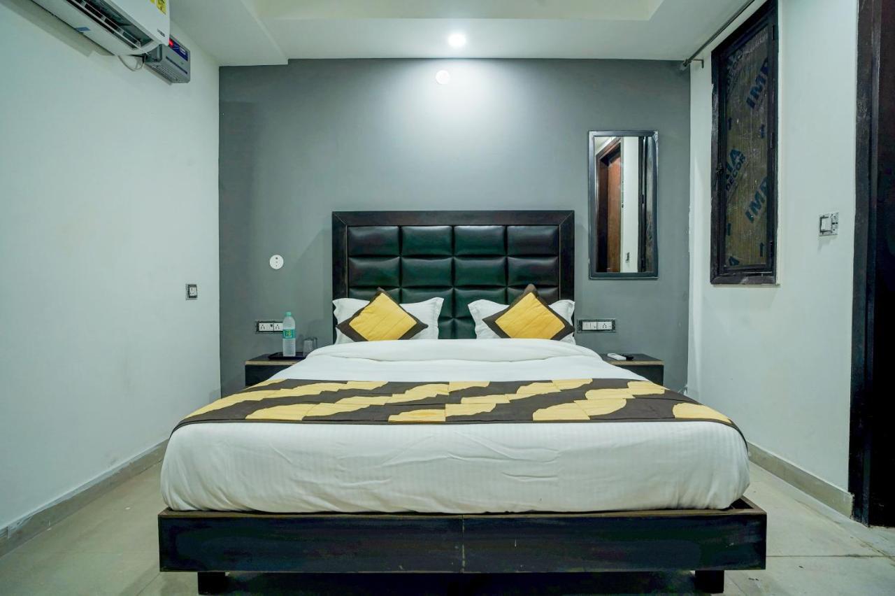 Hotel Red Snapper Couple Friendly At West Delhi New Delhi Ngoại thất bức ảnh