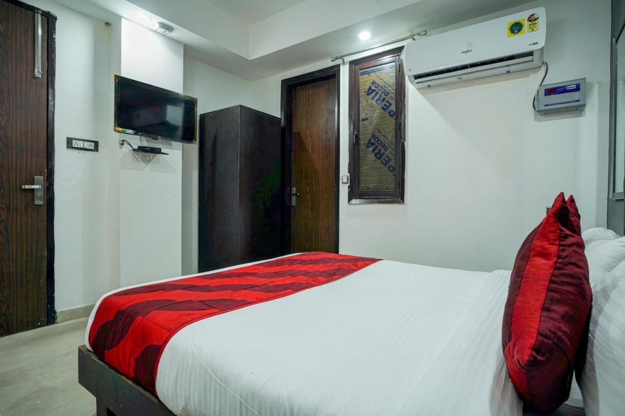 Hotel Red Snapper Couple Friendly At West Delhi New Delhi Ngoại thất bức ảnh