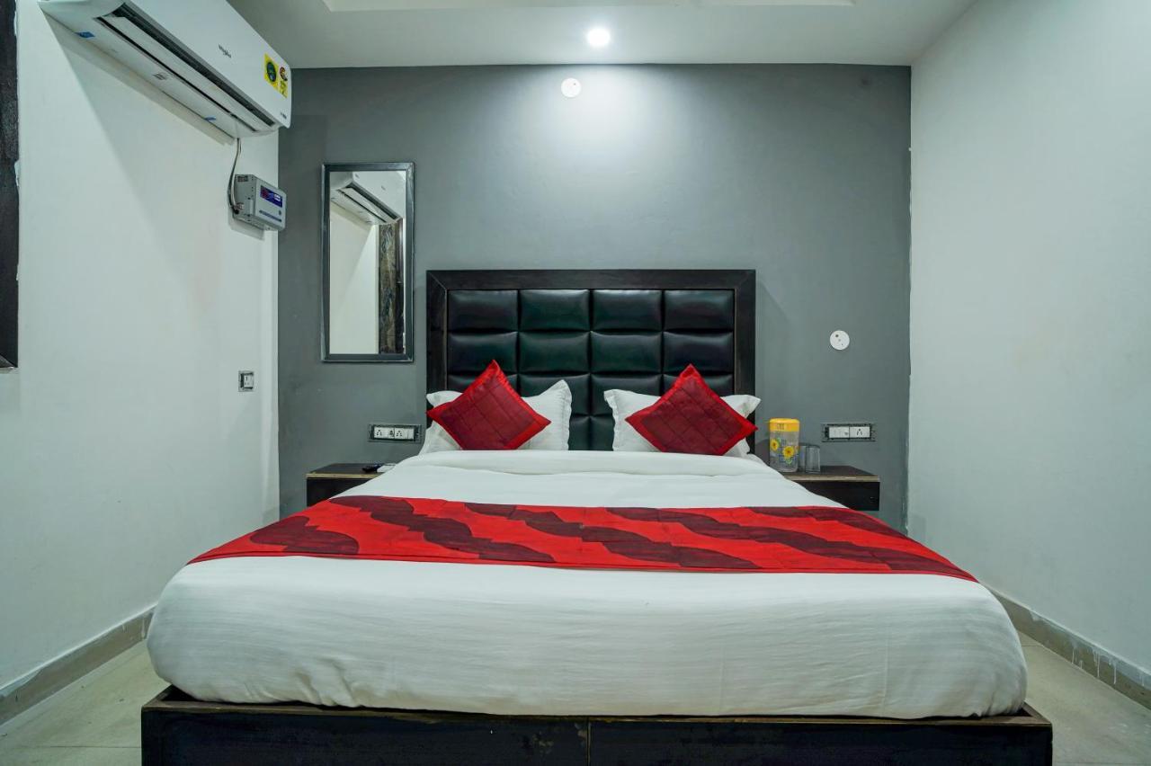 Hotel Red Snapper Couple Friendly At West Delhi New Delhi Ngoại thất bức ảnh