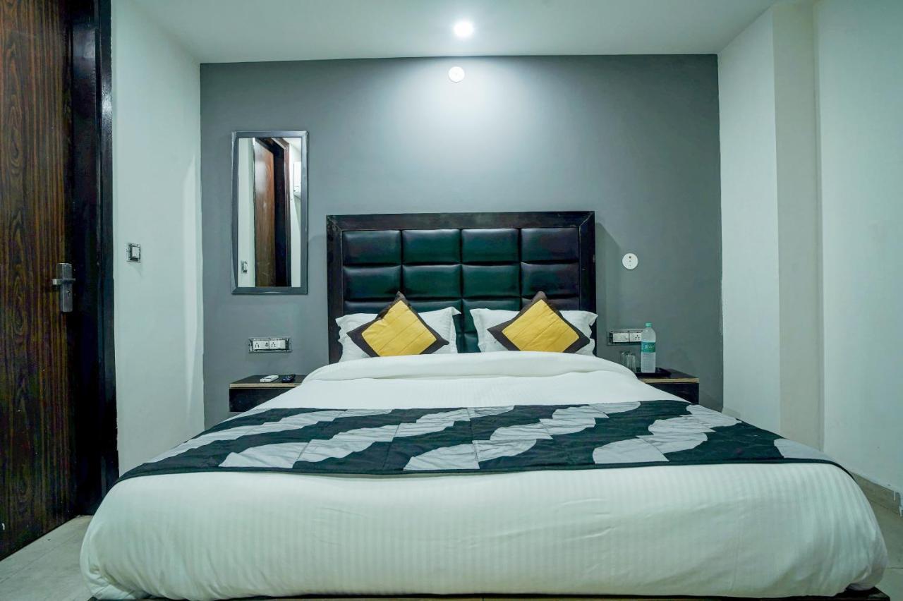 Hotel Red Snapper Couple Friendly At West Delhi New Delhi Ngoại thất bức ảnh