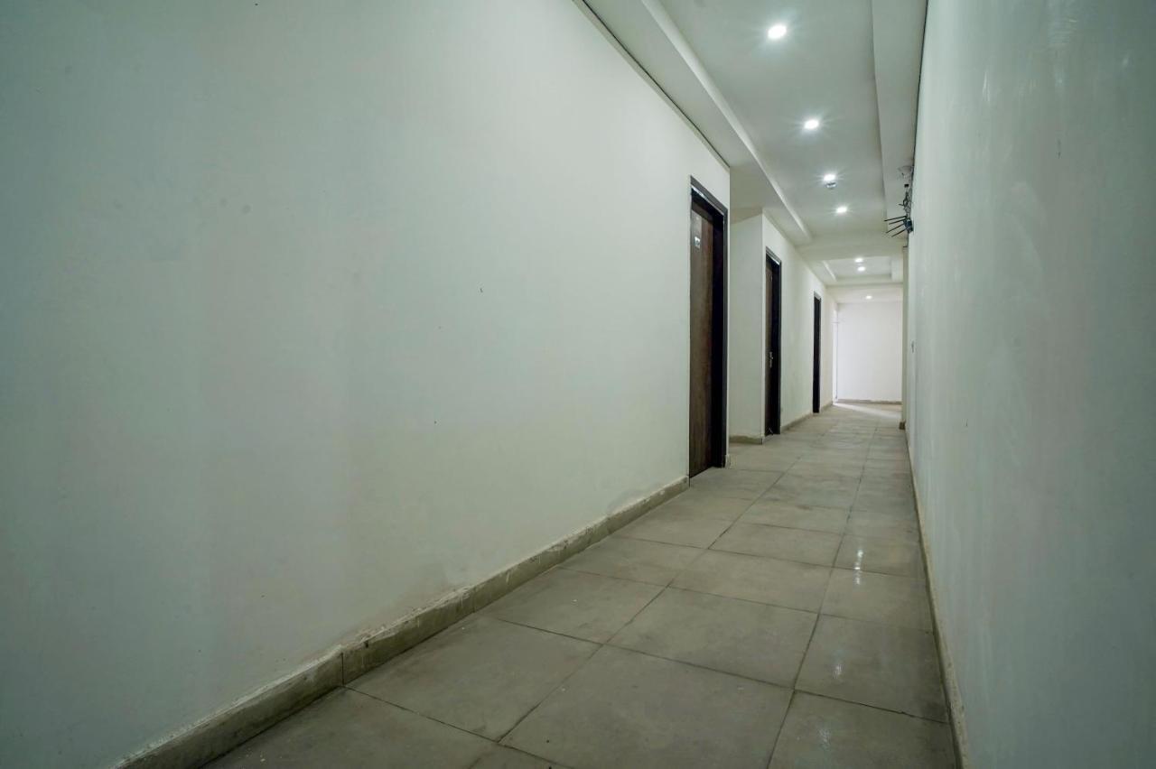 Hotel Red Snapper Couple Friendly At West Delhi New Delhi Ngoại thất bức ảnh